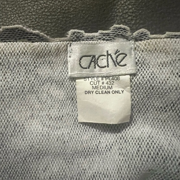 Soft stretch lace with lining top- never worn - Picture 3 of 4